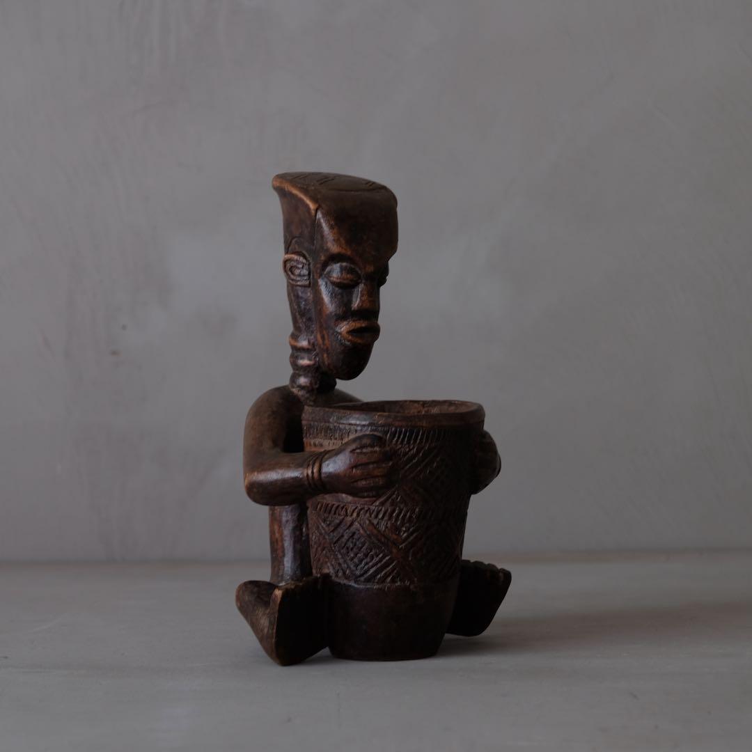 アフリカ 小物入れ付き木彫　オブジェ プリミティブ アート アンティーク