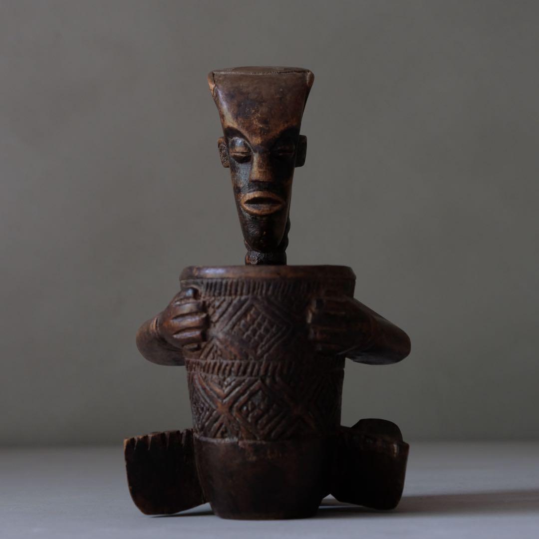 アフリカ 小物入れ付き木彫　オブジェ プリミティブ アート アンティーク