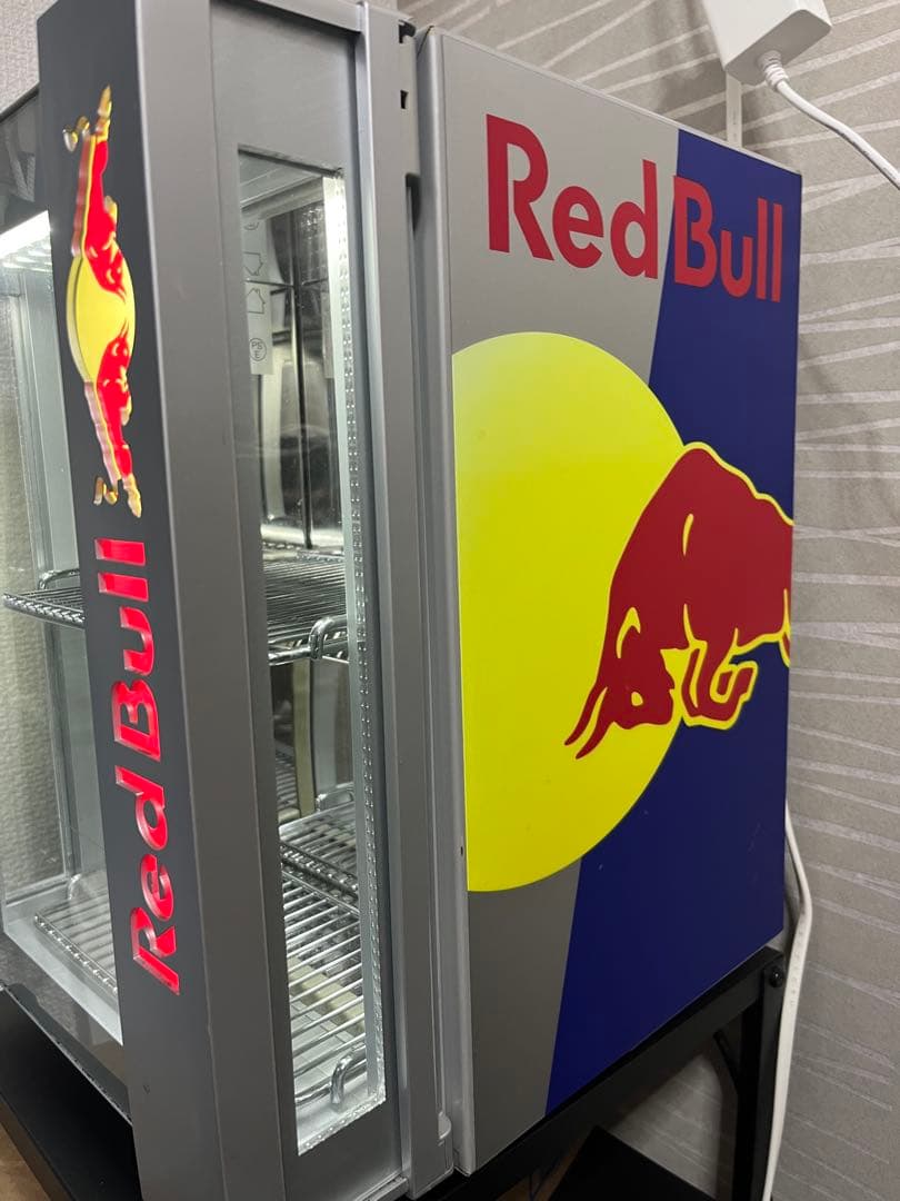 Red Bull 冷蔵庫 LED照明付き