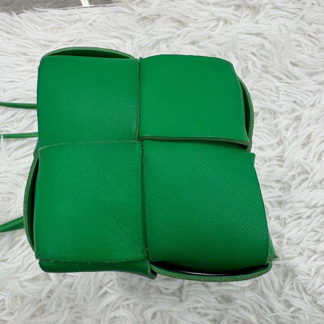 ボッテガヴェネタ カセット マキシイントレチャート ショルダーバッグ グリーン