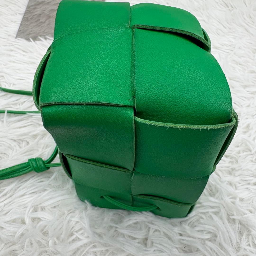 ボッテガヴェネタ カセット マキシイントレチャート ショルダーバッグ グリーン