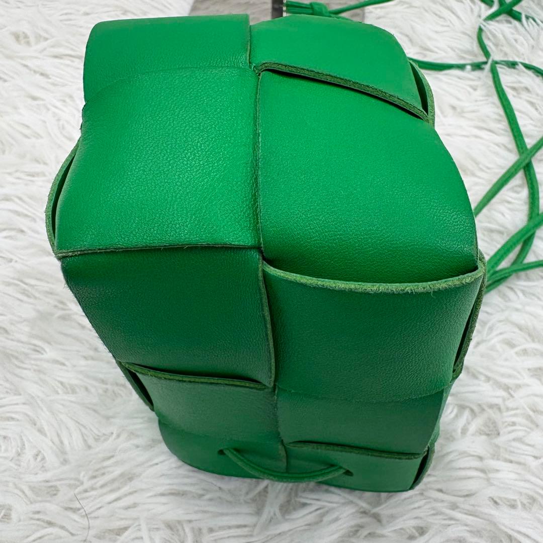 ボッテガヴェネタ カセット マキシイントレチャート ショルダーバッグ グリーン