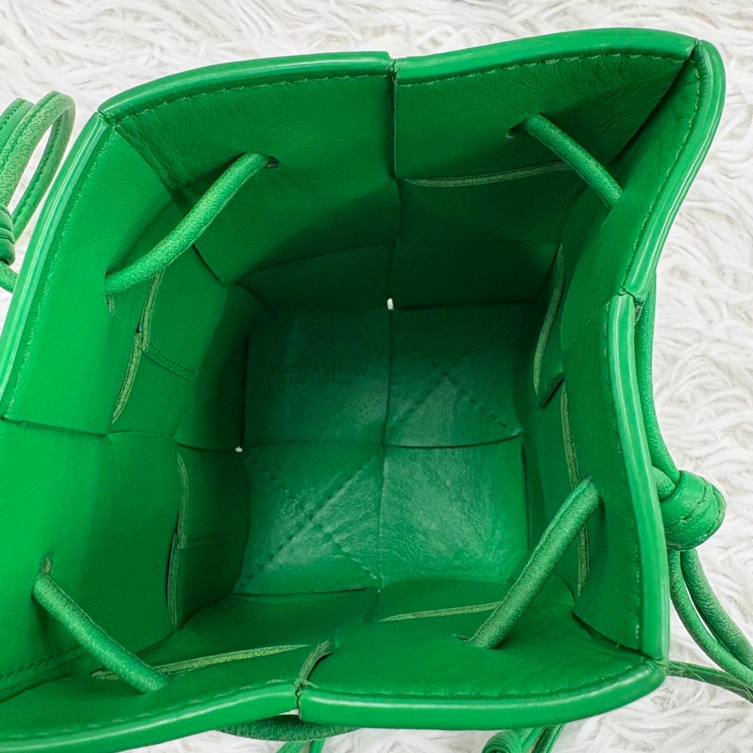 ボッテガヴェネタ カセット マキシイントレチャート ショルダーバッグ グリーン