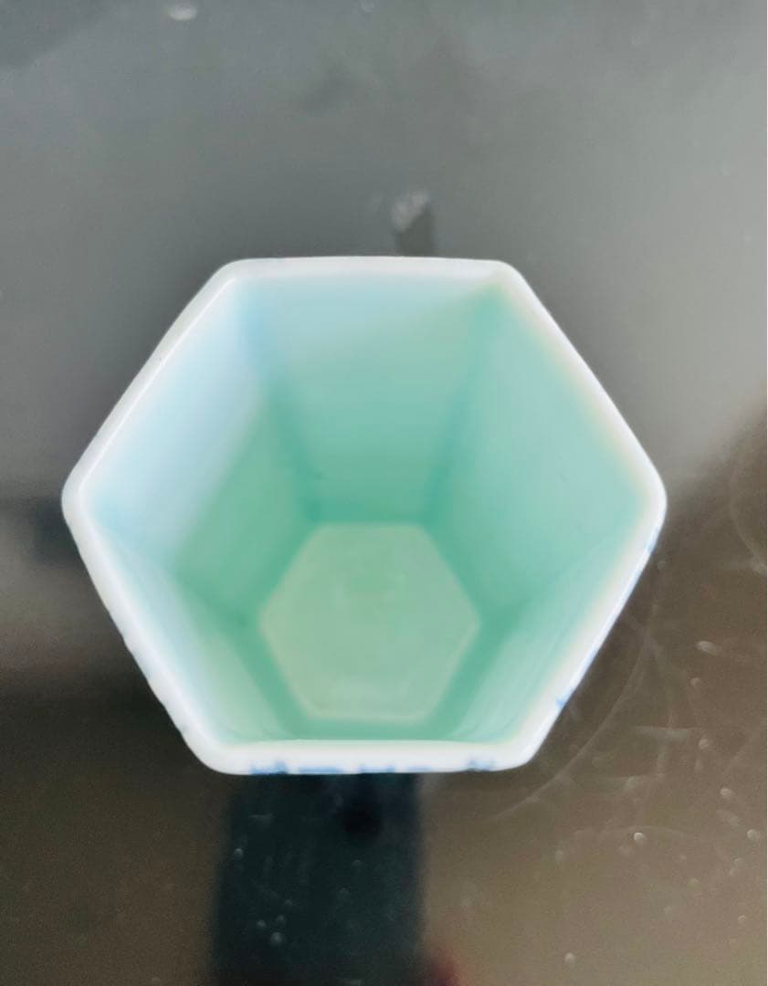 宮岡麻衣子　花月窯　よろけ縞文六角置き掛け花入　花器　陶芸　染付