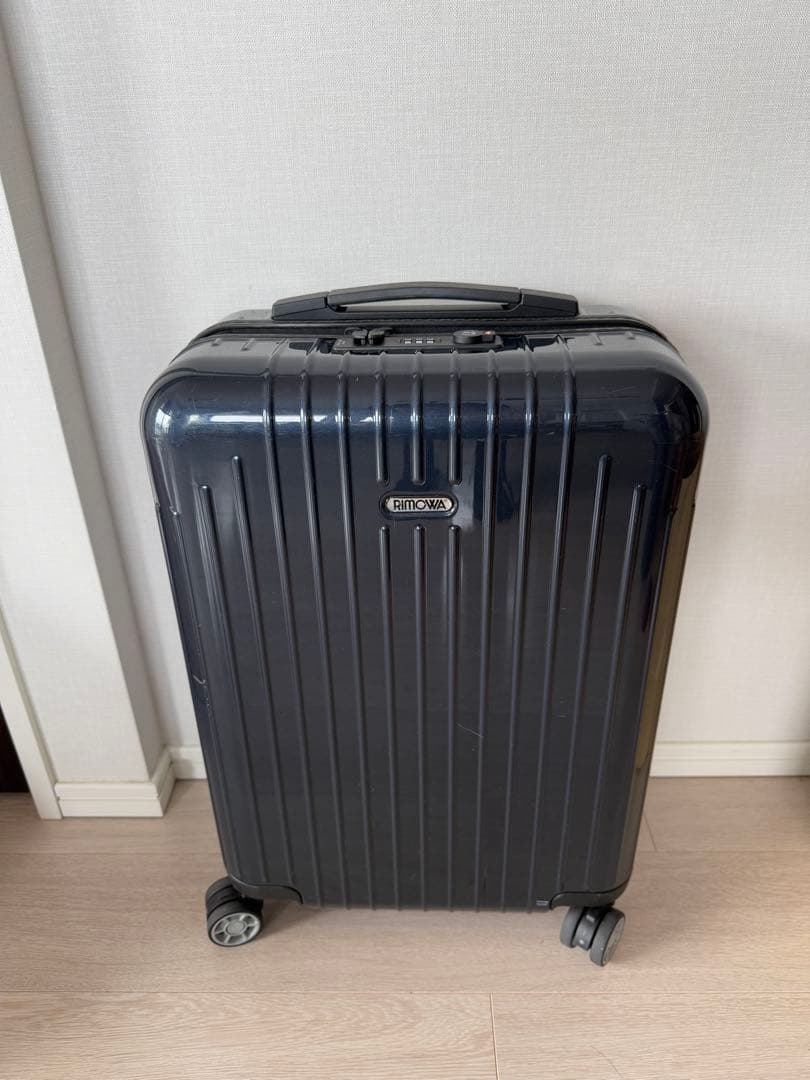 人気モデル　リモワ サルサエアー 33〜34L 4輪 機内持ち込み可能　正規品
