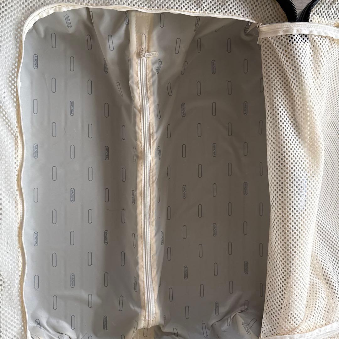 人気モデル　リモワ サルサエアー 33〜34L 4輪 機内持ち込み可能　正規品