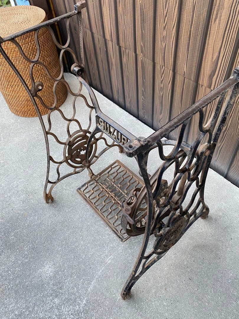 SUZURAN ミシン台　アンティーク　ミシン脚　アイアン　リメイク　カフェ