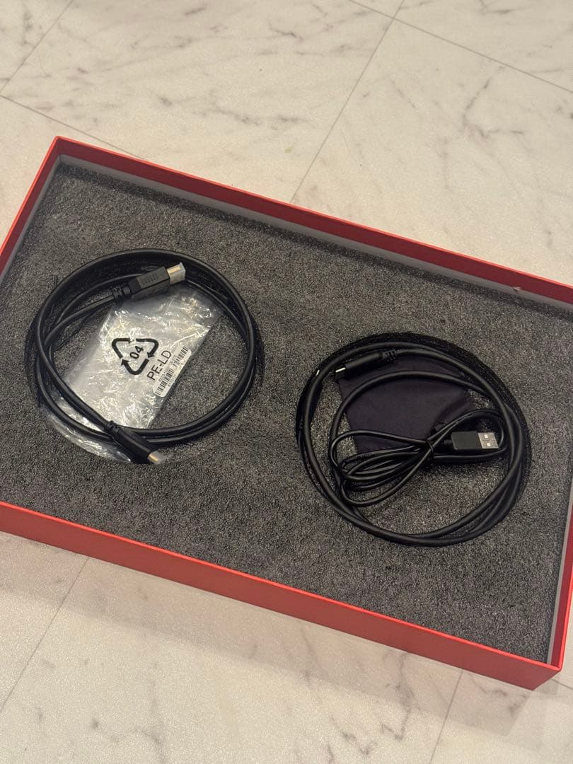 IRIS OHYAMA ポータブルモニター　15.6