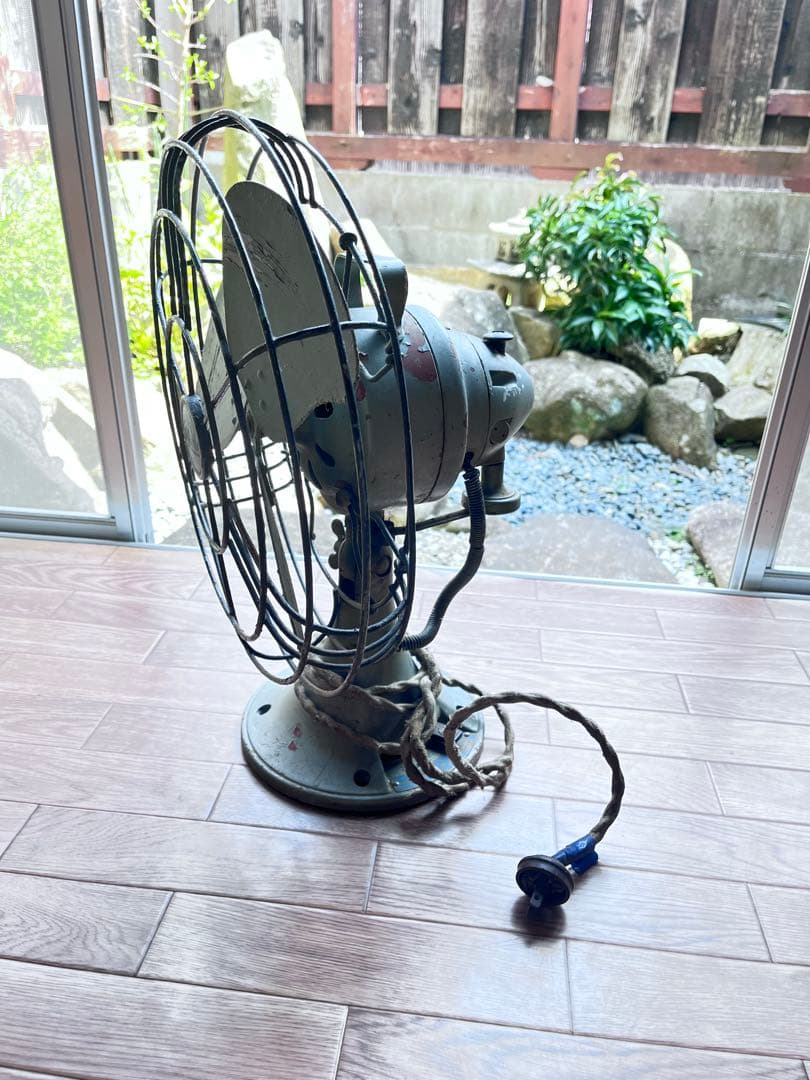 ヨ*ん様 レトロ　クラシックデザイン扇風機 3枚羽 お部屋のインテリア