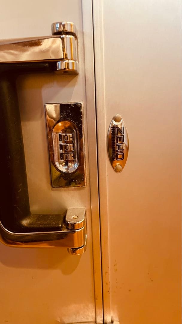 ゼロハリバートン アルミ キャリーケース 2輪 約35〜40L 機内持ち込み可