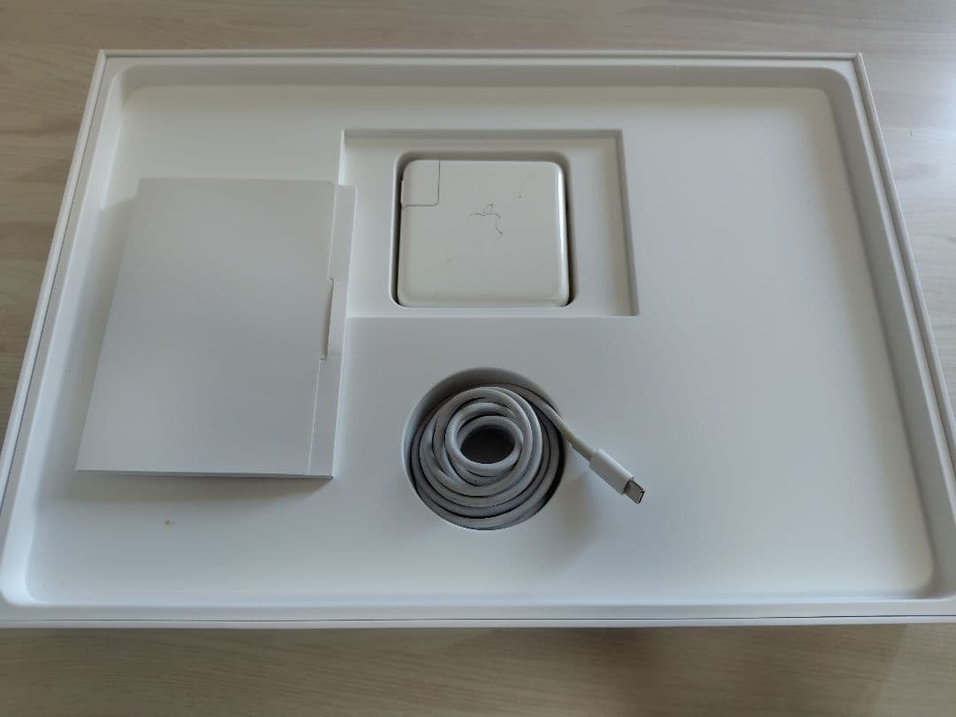 【充電器、箱付属！】MacBookPro15インチ 2019 サムライ