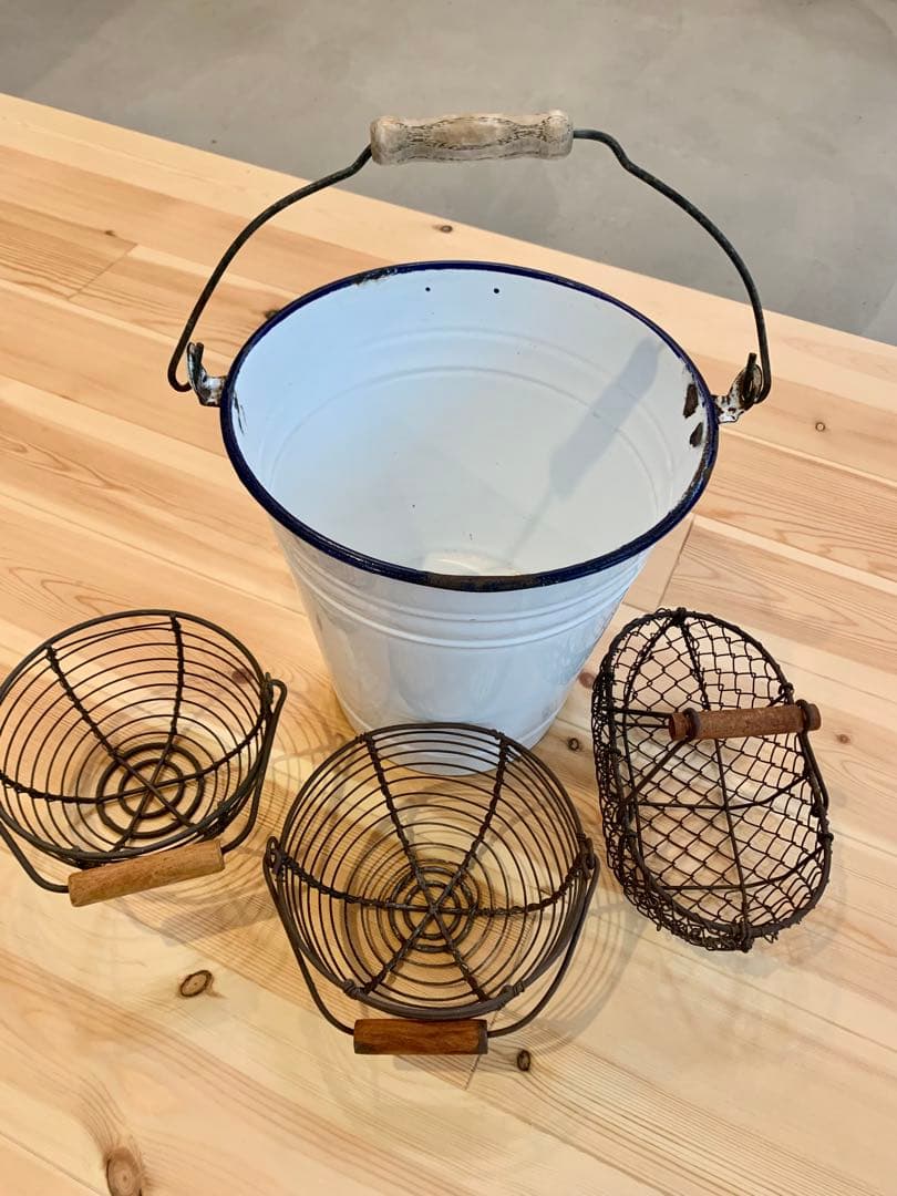 まとめて★木製収納ボックスサイドテーブル、ピッチャー、バケツ＆カゴ、タオル