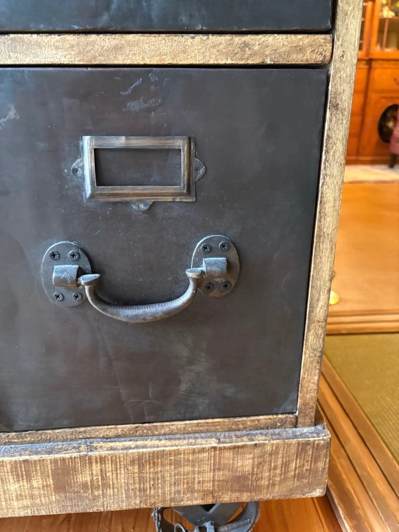 ビンテージ風木製キャビネット 11引き出し