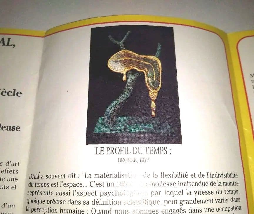 DALI ダリ展の海外リーフレット　海外からの品　レア　一部日本語ありの貴重な品