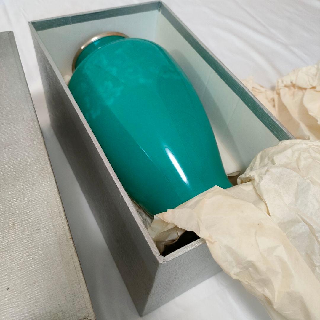 七宝焼　カラクサ文様　翡翠色　並形　8号　花瓶　高さ25cm　台座付き　箱付き