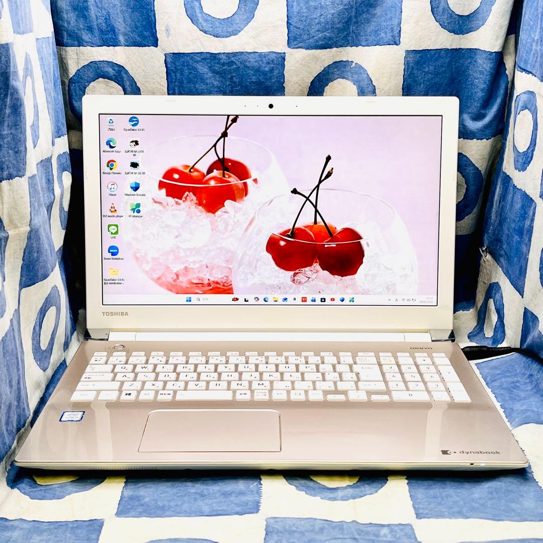 快適SSD☆お洒落ゴールドノートパソコン♪第7世代！カメラ付！Windows11