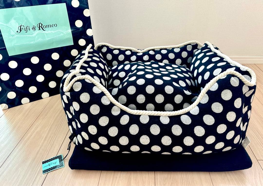 未使用品FIFI&ROMEOフィフィロメオ☆ドット柄ベッド水玉クッションペット