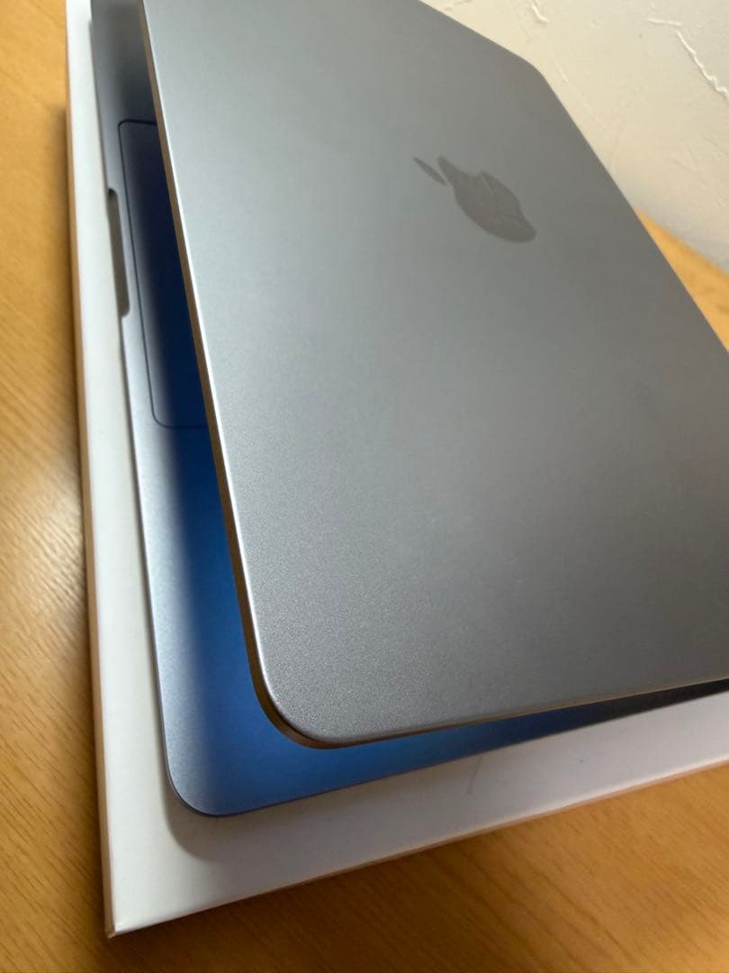 MacBook Air M2 (2022)スペースグレー 13.6インチ