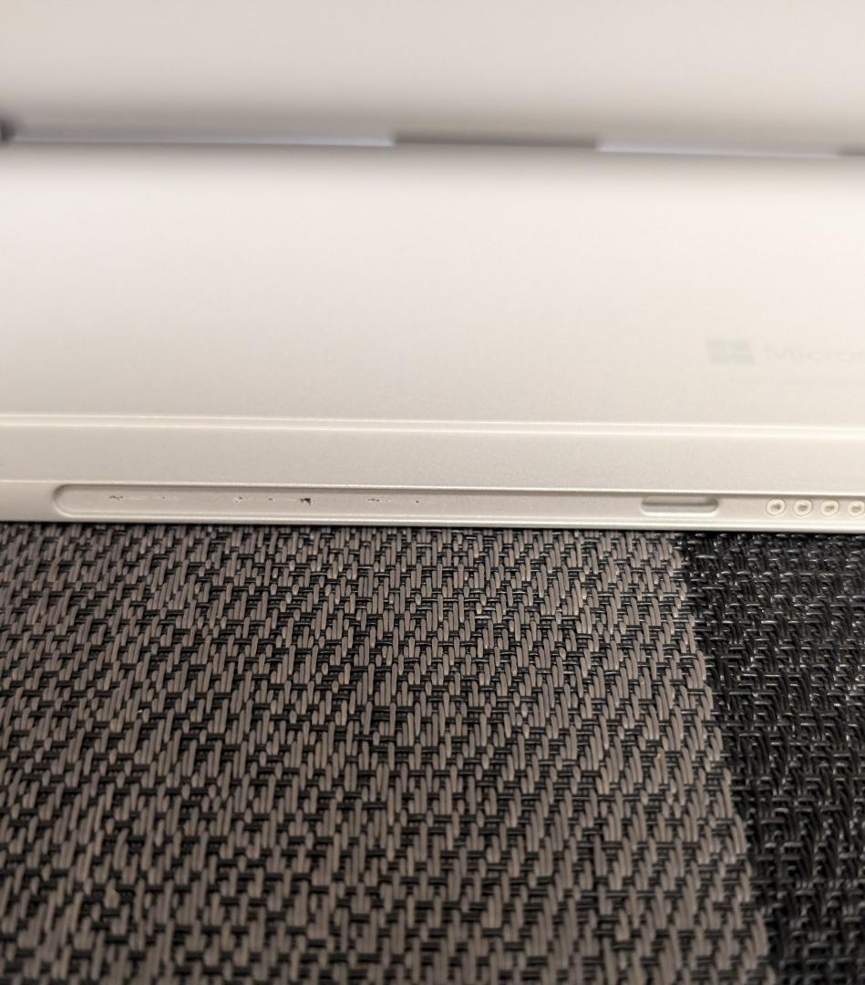 Windowsタブレット本体 Microsoft Surface Pro 5 8GB/128GB