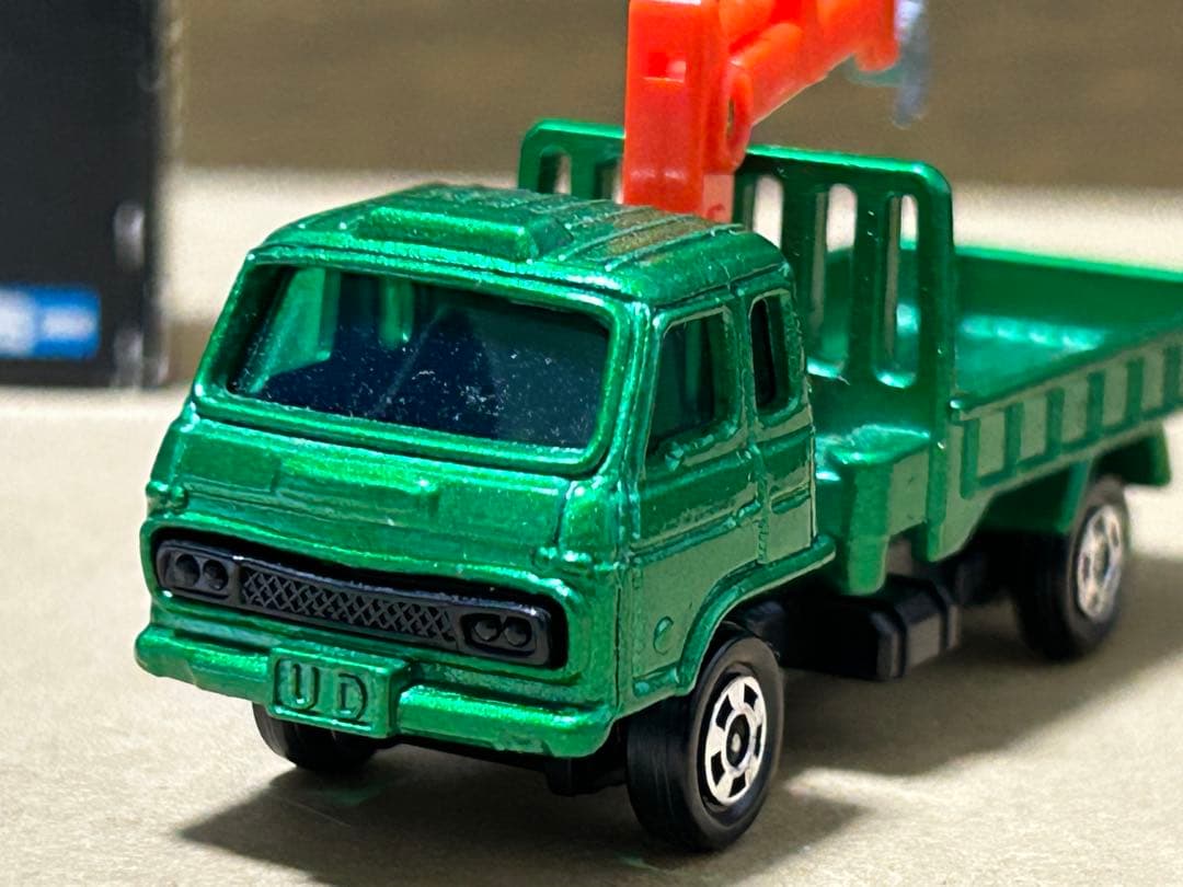 日本製 トミカ UDコンドル クレーン付カーゴトラック