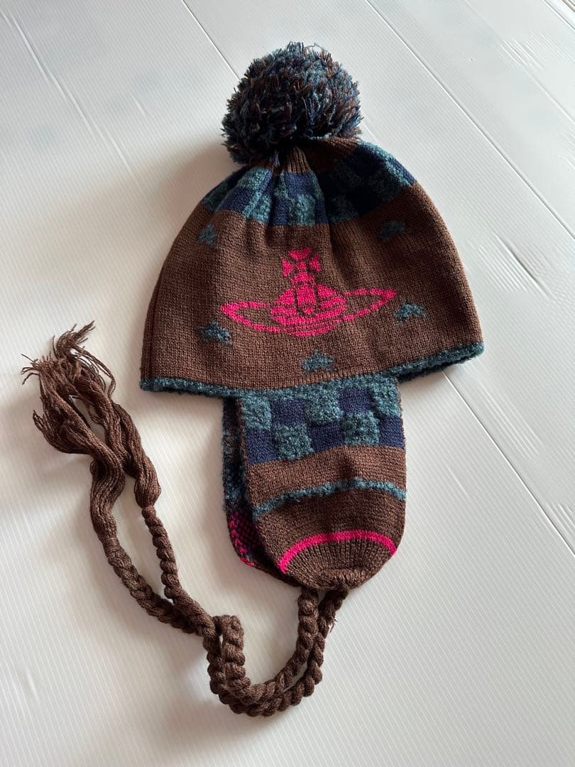 ☆新品未使用☆ Vivienne Westwood ポンポン付きニット帽
