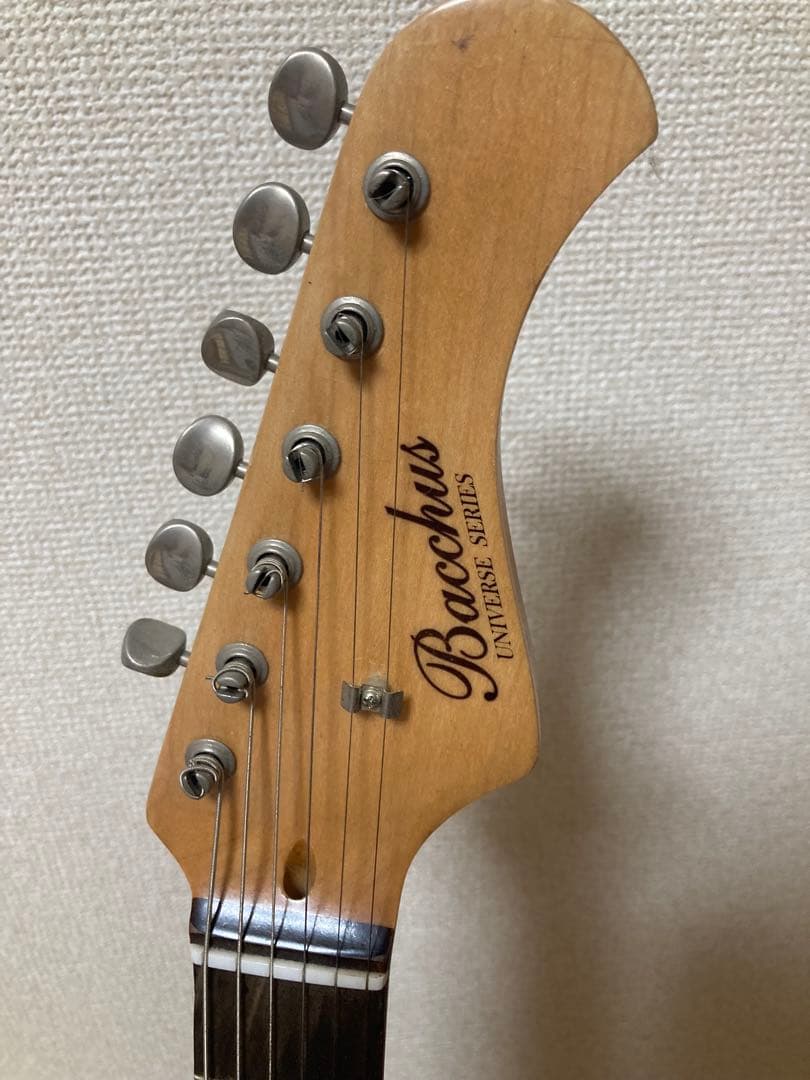 Bacchus Universe Series ホワイト エレキギター