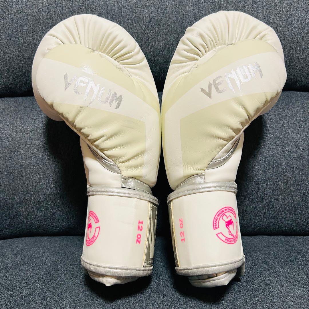 VENUM ボクシンググローブ 12oz ホワイト