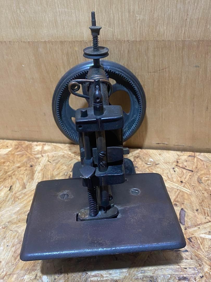 アンティーク 手回し ミシン レトロ メーカー 型番不明