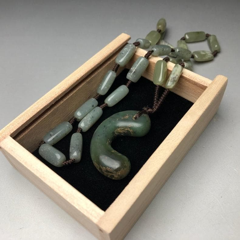 玉製・勾玉・土偶・石器 ペンダント　共箱