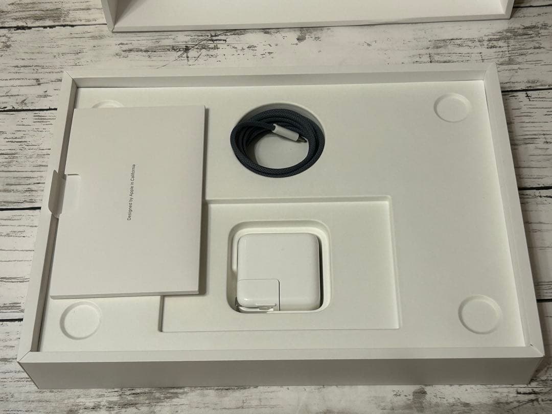 M2 MacBook Air 8GB 256GB 美品