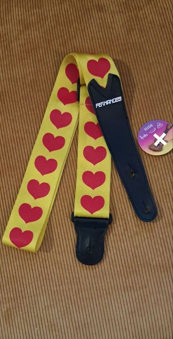 フェルナンデス　hide イエローハート ストラップ