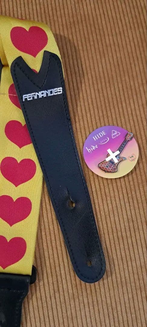 フェルナンデス　hide イエローハート ストラップ