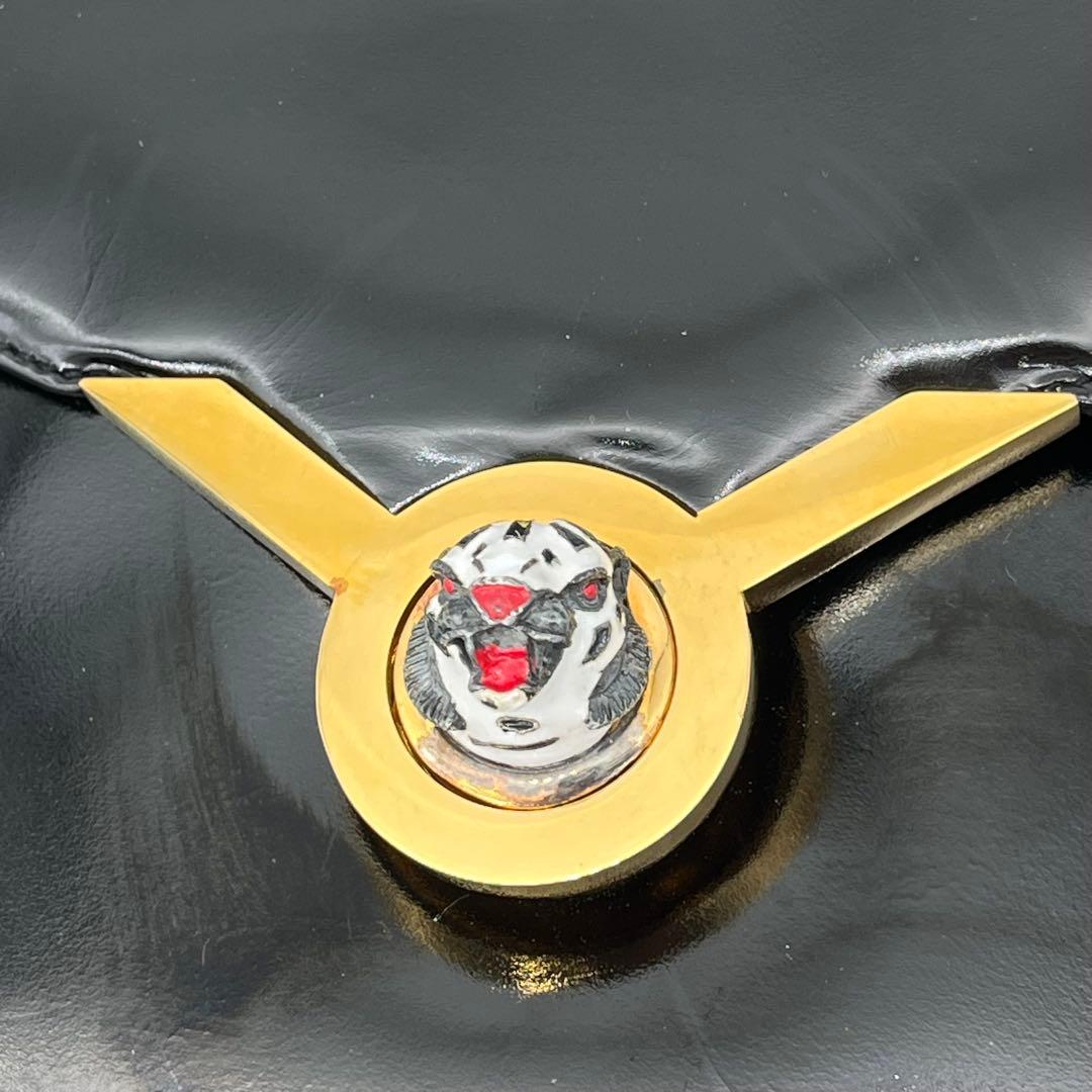 GUCCI ワンショルダーバッグ 肩掛け ゴールド金具 タイガー エナメル 黒