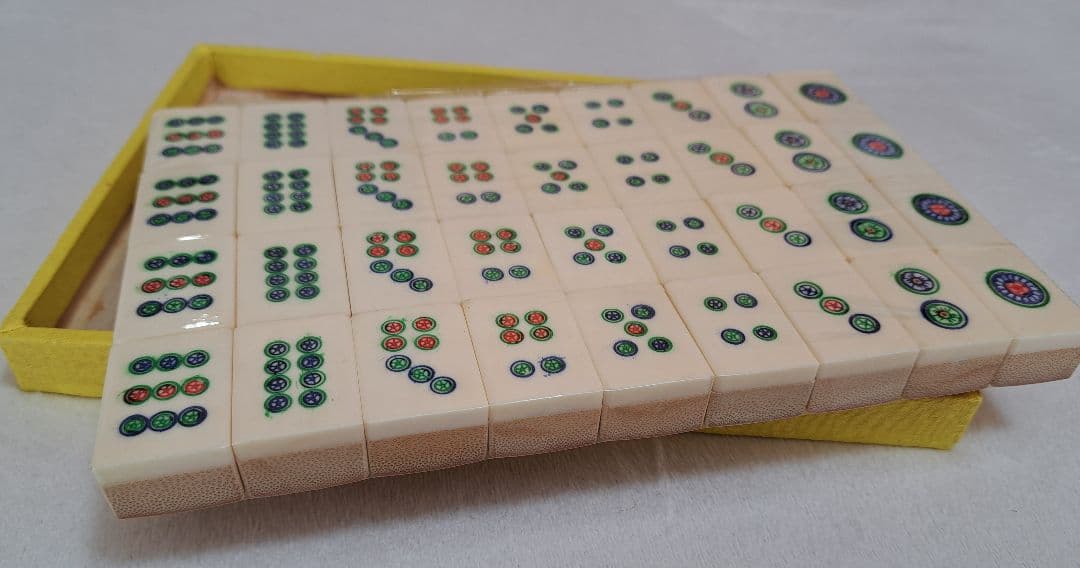 中国製 麻雀セット 伝統的デザイン 収納ケース付き