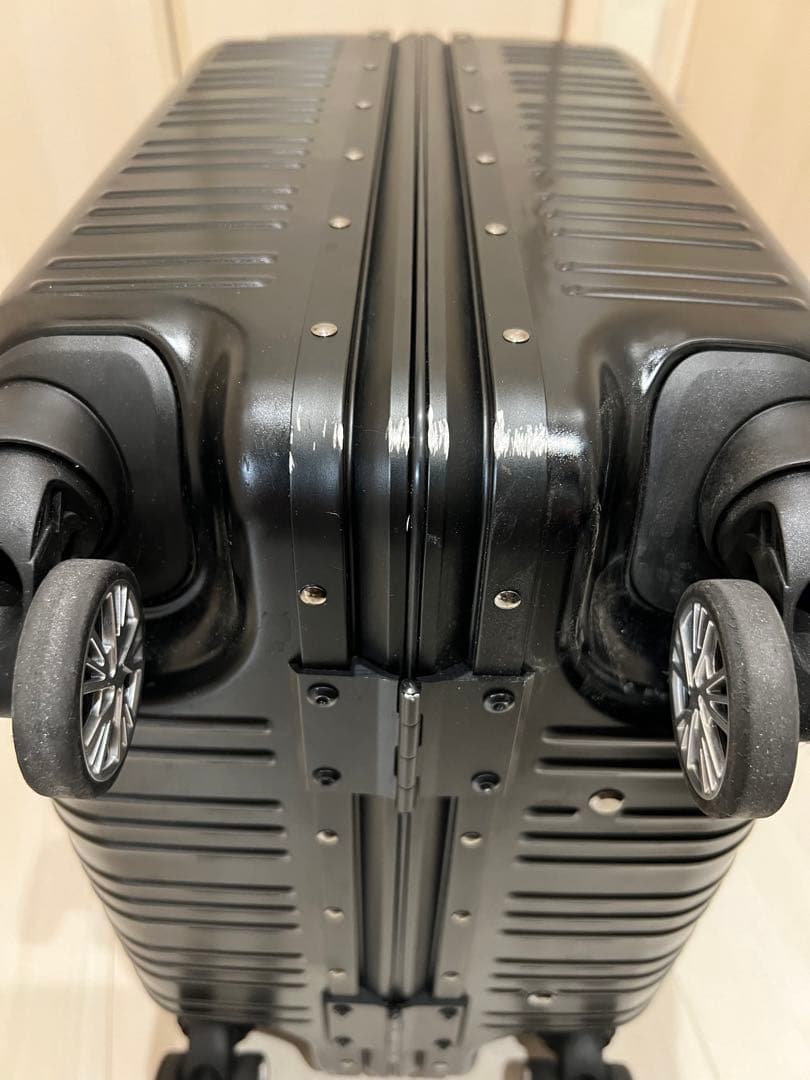 TAKEO KIKUCHI ブラックキャリーケース