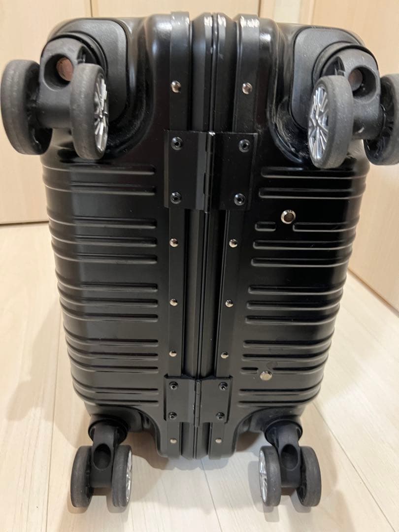 TAKEO KIKUCHI ブラックキャリーケース