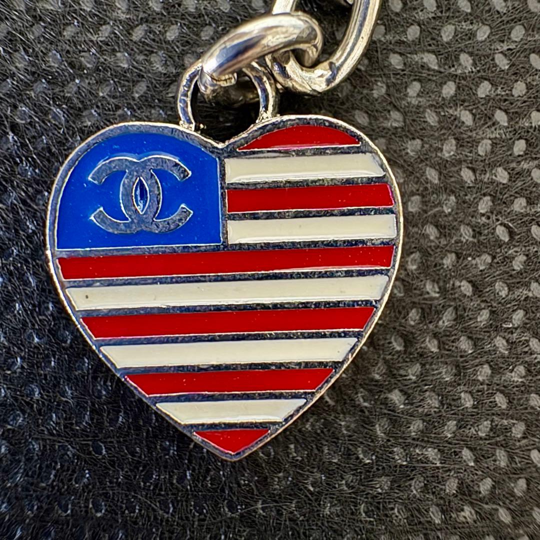 シャネル　CHANEL　ブローチ　ココマーク　国旗柄　ハート