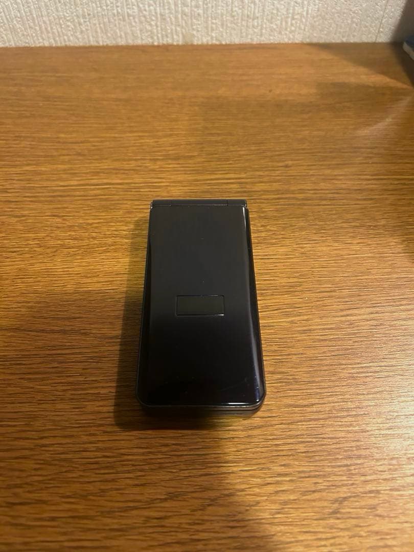 arrows 携帯電話　ガラホ　ベーシック F-41C simフリー