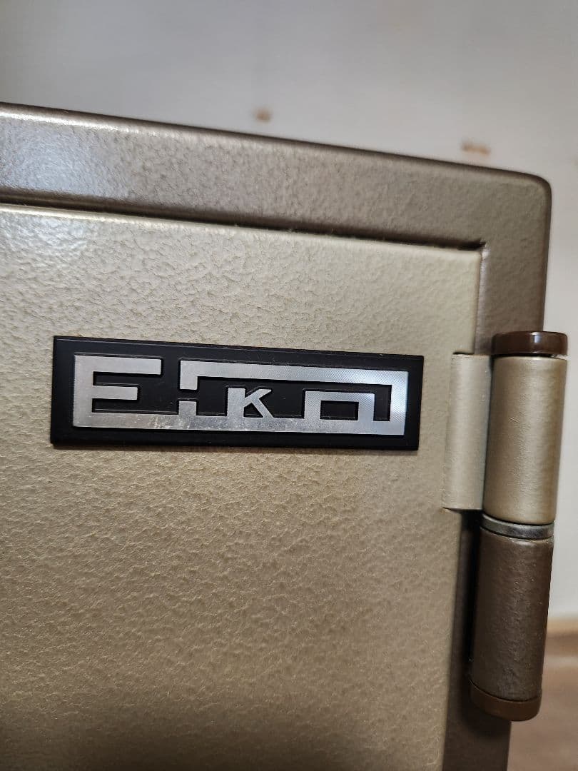 Eiko 金庫 鍵付き、4枚ダイヤル式 収納力抜群