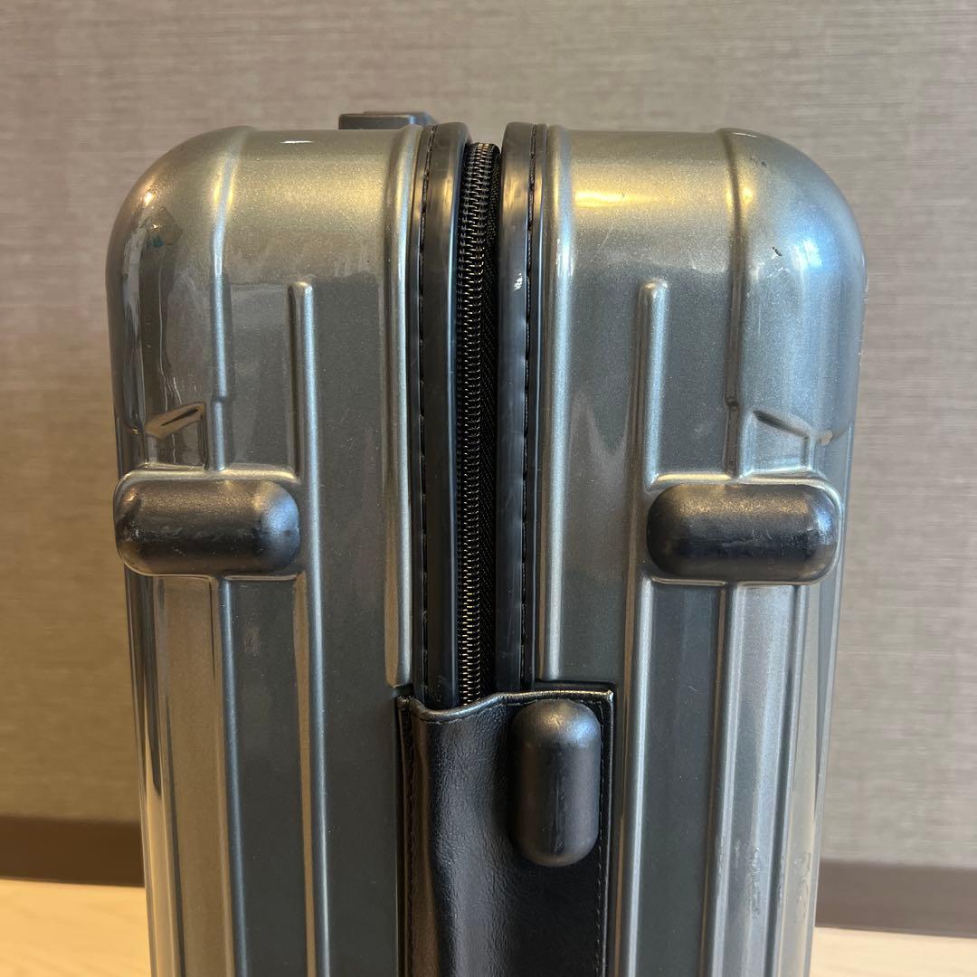 リモワ　ポルシェ コラボ　スーツケース　機内持ち込み