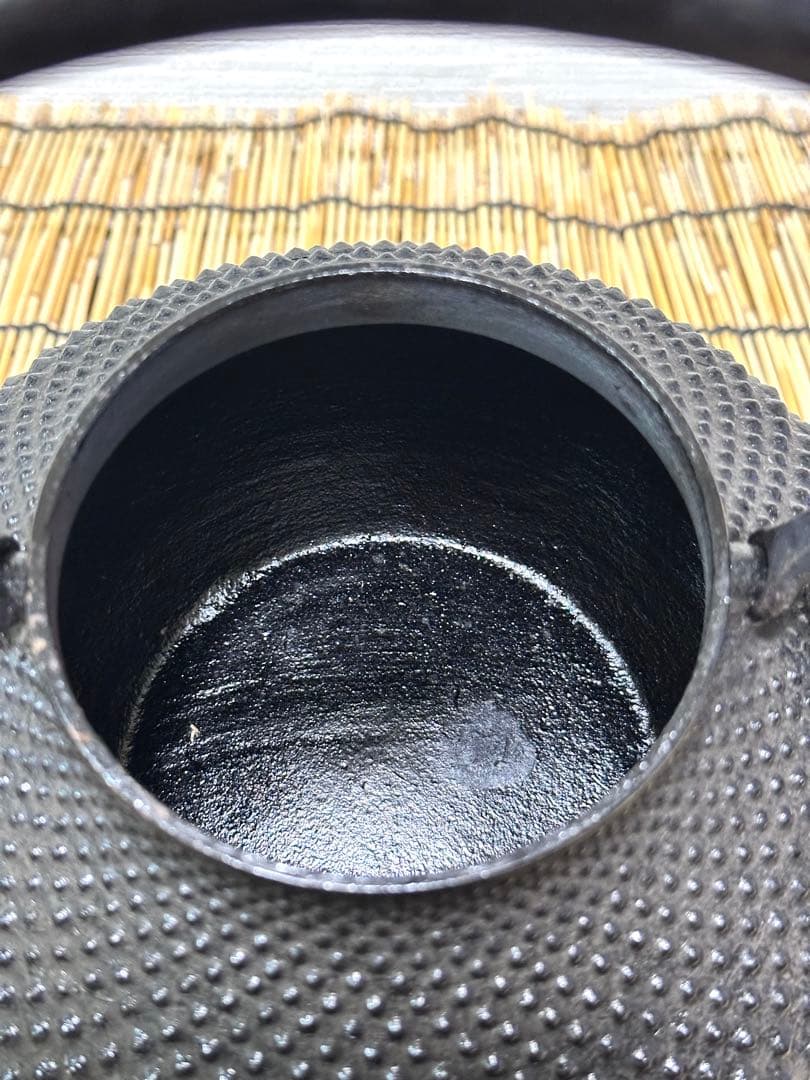 新品、栞、タグ付　南部文秀堂販売 南部耕分堂造　千鳥型アラレ　南部鉄瓶　南部鉄器