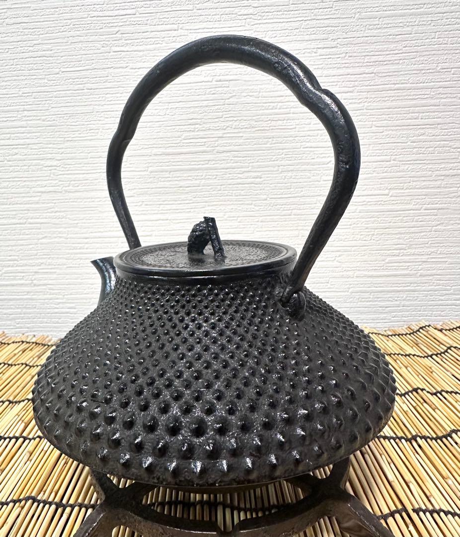 新品、栞、タグ付　南部文秀堂販売 南部耕分堂造　千鳥型アラレ　南部鉄瓶　南部鉄器