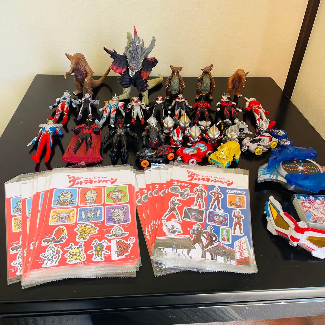 55個　ウルトラマン　フィギュア　怪獣　シール　ソフビ　まとめ売り