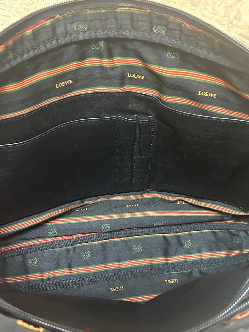 ■LOEWE（ロエベ） /レザー/ ハンドバッグ/ ブラック 黒