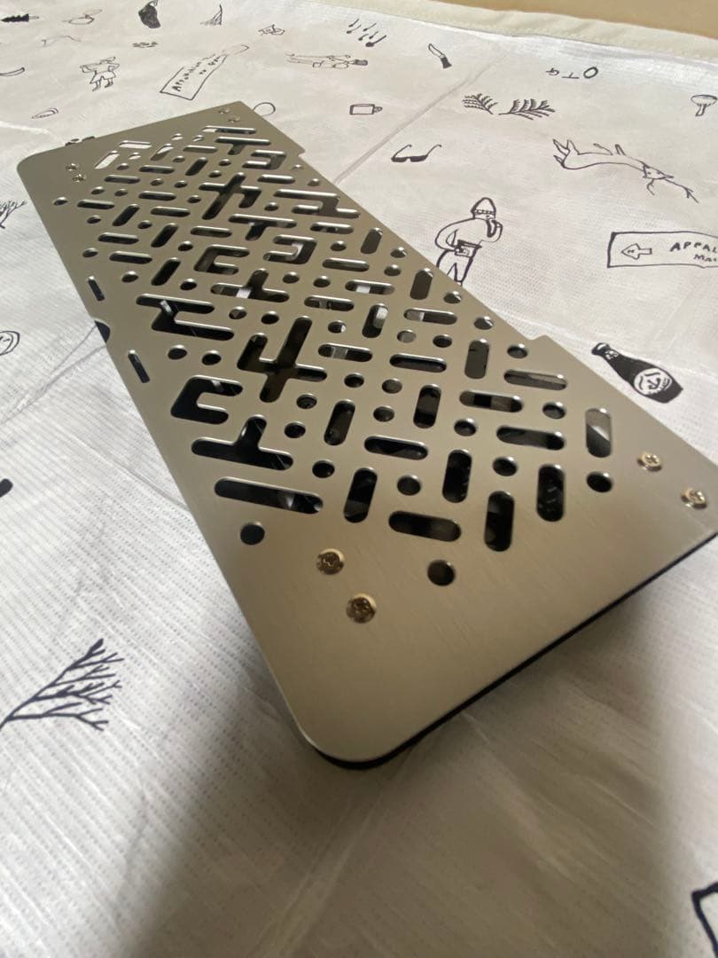 ノイコヤマイコnoicoyamaico カーボン&アルミ　テーブル