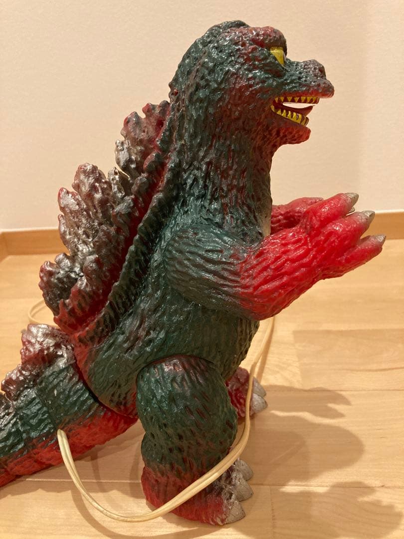 グレートザウルス　フィギュア　ライト点灯します。