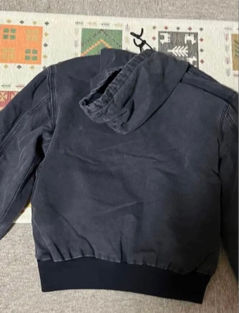 カーハート　carhartt　アクティブジャケット　星型タグ　黒