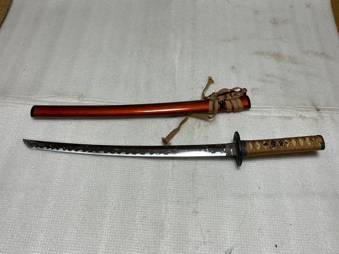 模造刀二本組　布付き　刀立て無し【中古品　完全な模造刀となります】。