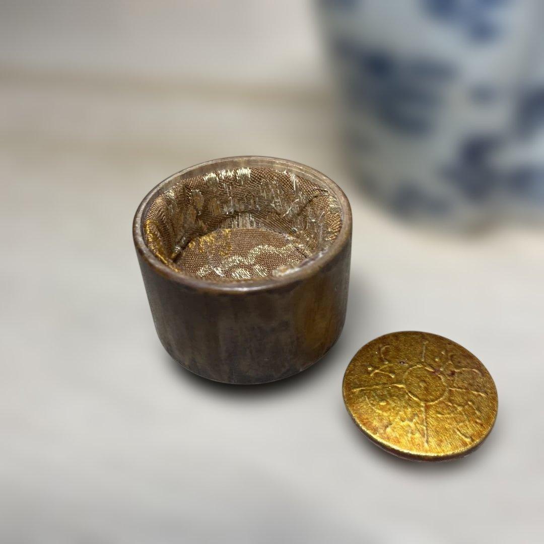 古染付分銅型茶壷　箱付