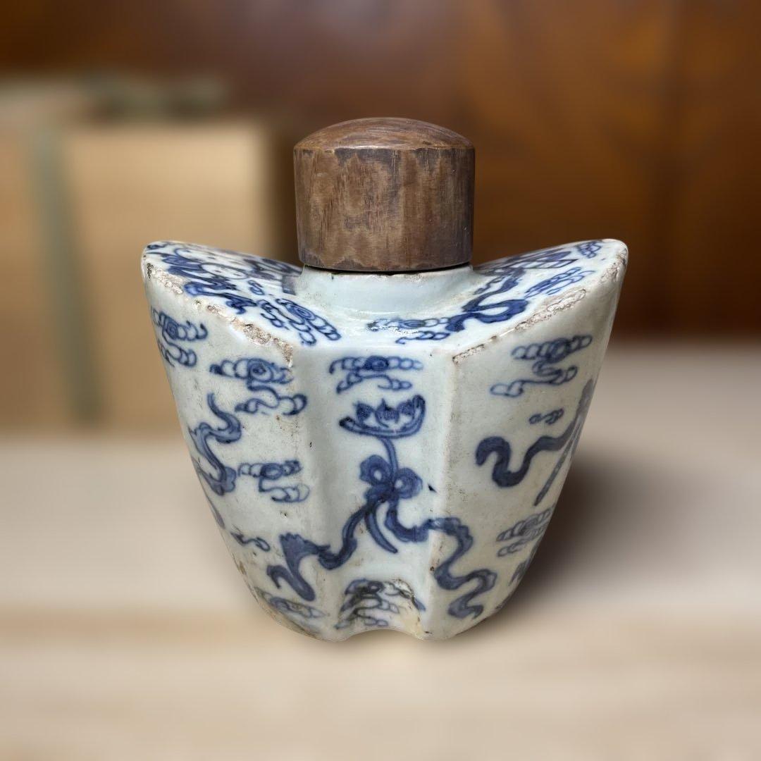 古染付分銅型茶壷　箱付